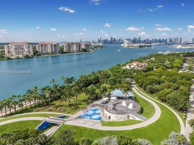 300 S Pointe Dr APT 801