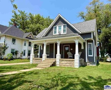 210 W Indiana Ave