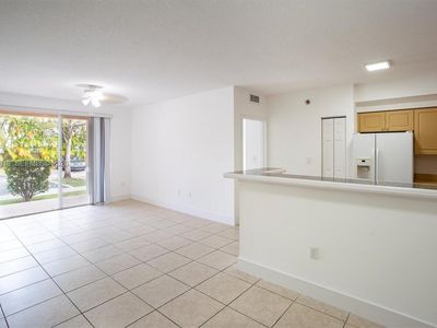 6861 SW 44th St APT 109