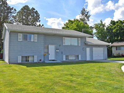 1115 College Ct