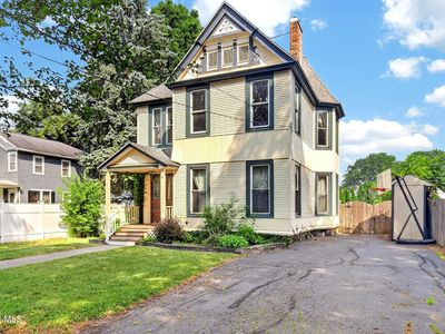 18 Grove Street