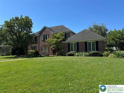 4528 Canterbury Dr