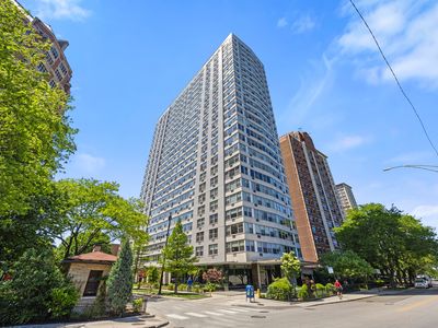 3900 N Lake Shore Dr APT 13B
