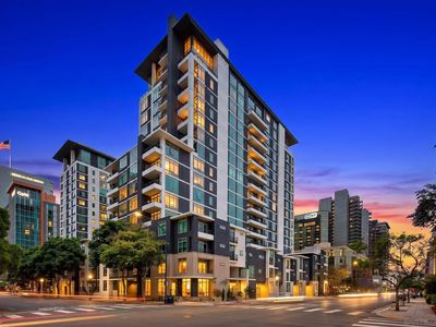 425 W Beech St Unit 327
