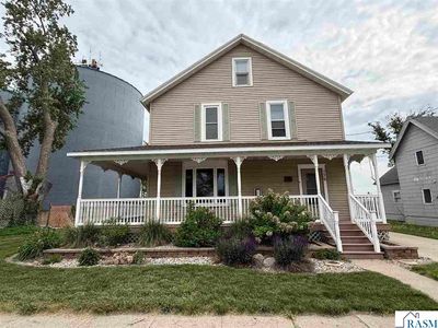 136 1st Ave