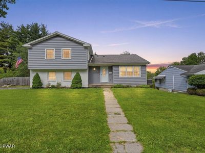 18 Elizabeth Ave