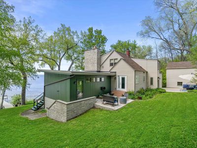 2825 Nicolet Dr
