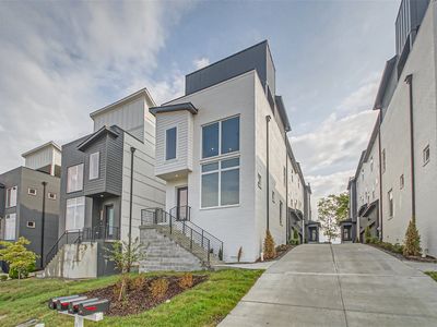 2710A Larmon Dr