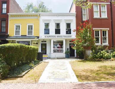 409 E Capitol St SE