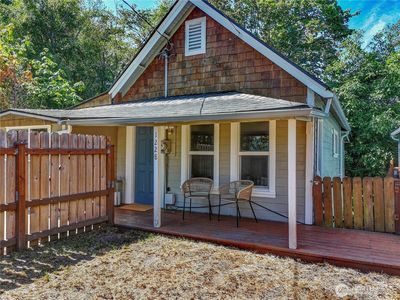 1228 Ridgeway Place E