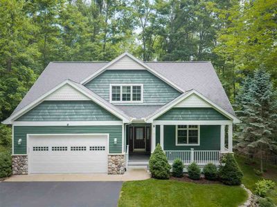 2525 Rosewood Ln