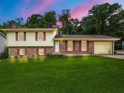 2 Shady Brook Ln