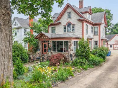 161 W Chicago St