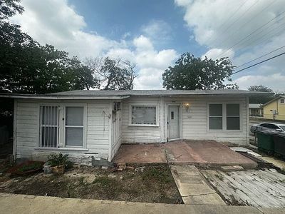 1203 Edison Dr