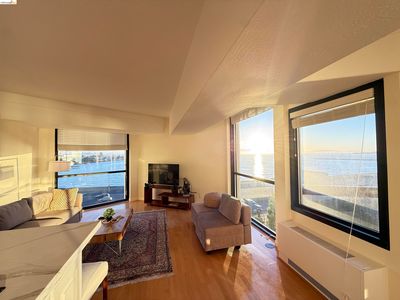 6363 Christie Ave APT 606