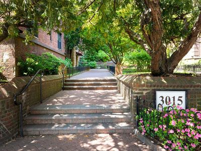3015 Riverdale Ave APT 4B