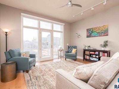 421 N Phillips Ave APT 305
