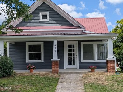610 W Main St