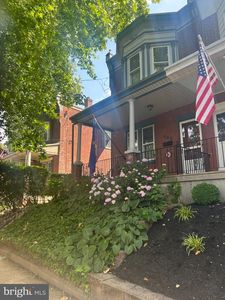 526 Arthur St
