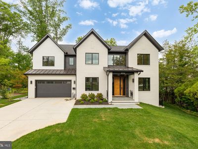 8314 Thoreau Dr
