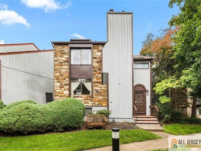 84 Diamond Ln