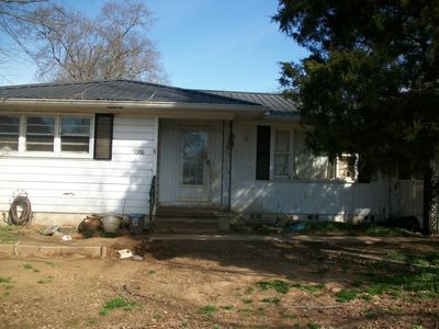 1006 Stadium St