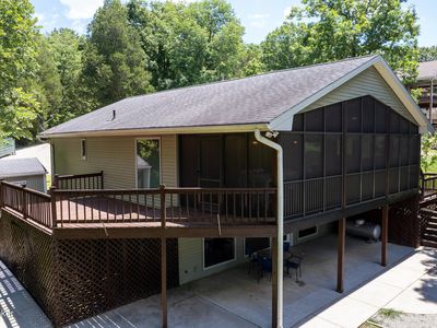 230 Parkview Ln
