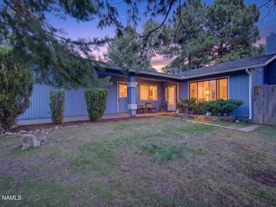 3944 N Geneva Cir