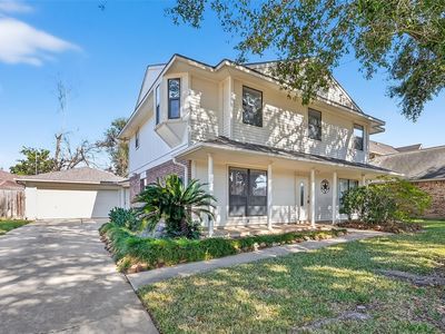 2307 Country Place Dr