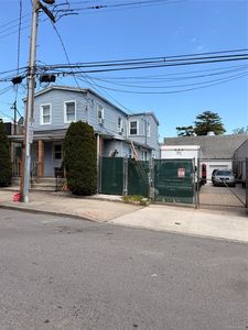 32 Bulkley Avenue