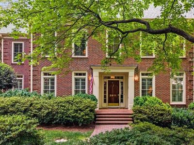 3811 Meredith Dr