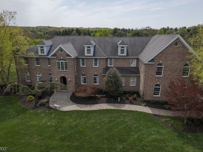 22 Spruce Ln