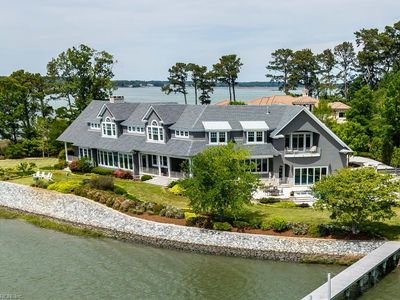1700 River Ct