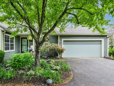 4650 Stansbury Ln
