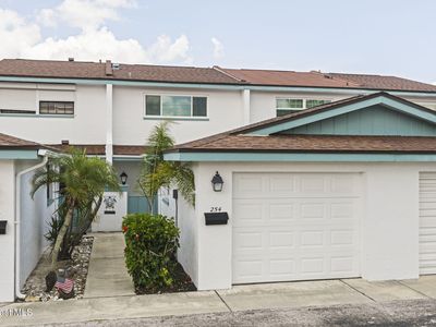 254 Queens Ct