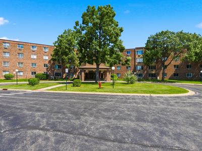 1880 Bonnie Ln APT 203