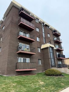 10424 S Central Ave #3NE