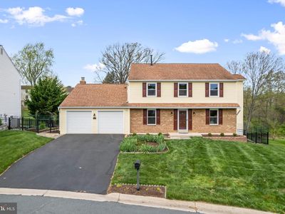 7425 Mahaska Dr