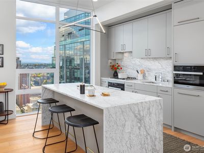 121 Stewart Street #3402