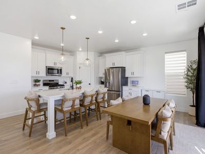 983 E Malibu Dr
