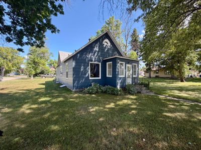 251 3rd Ave N