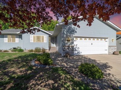 1001 Angel Ln