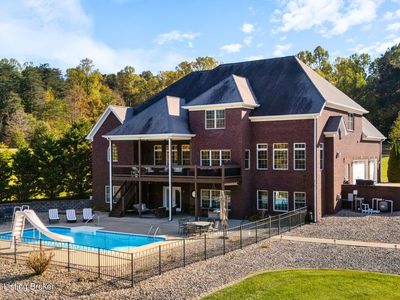 878 Woodsdale Farm Dr