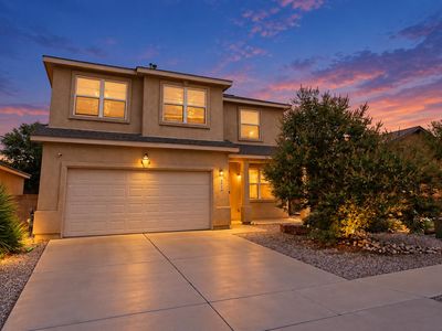 905 Molten Pl NW