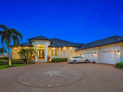 1061 E Inlet Dr