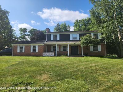 1682 Woodside Dr