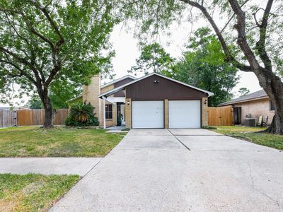 7211 Foxside Ln