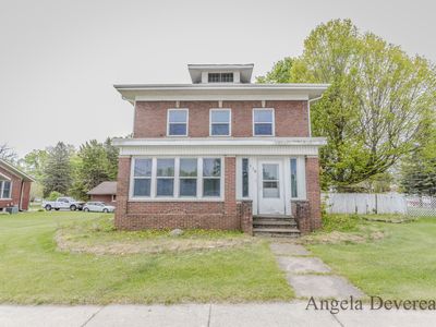 110 E Main St