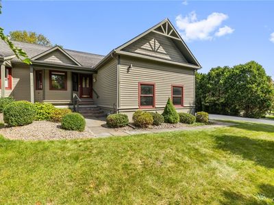 6 Old Farm Ln