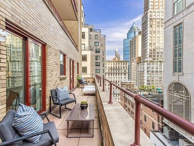 40 E 61st St APT 12A